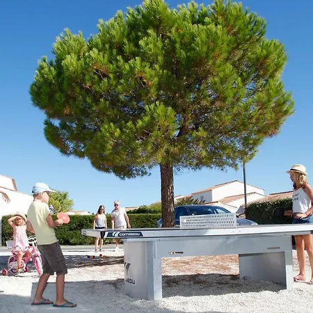 ホリデーパーク Odalys Le Village Des Amareyeurs Le Château-dʼOléron